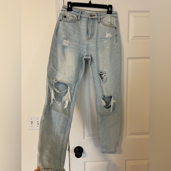Kancan light was distressed Jean size 5/27 - Picture 3 of 5
